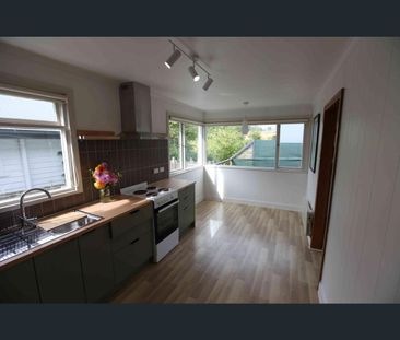 37 Seaview Avenue, Taroona, Tas 7053 - Photo 3