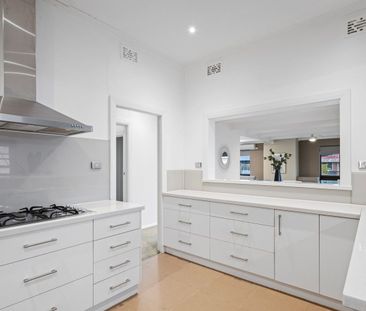 Location location location - 4Br Home - central Albury. - Photo 5