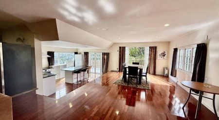 Spacious two-bedroom unit in Remuera with great view - Photo 3