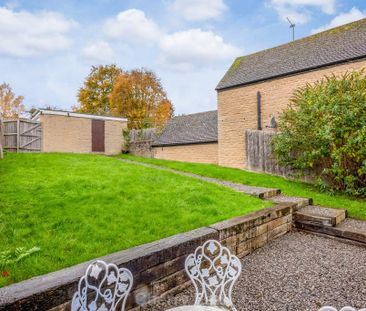 2 bedroom semi-detached bungalow to rent - Photo 2
