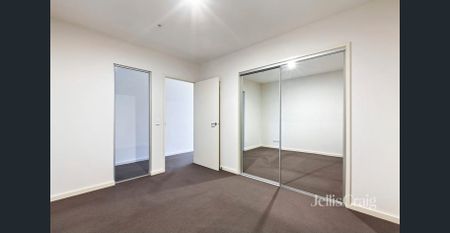 Great location accompanied by magnificent views - Photo 2