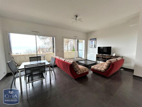 Location Appartement 3 pièces 75m² TROUVILLE SUR MER 14360 - Photo 1