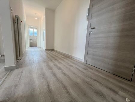 Moderno 3.5 locali completamente ristrutturato a Chiasso - Photo 5