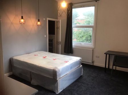 6 Bed - 85 Victoria Road, Hyde Park, Leeds - LS6 1DR - Student - Photo 5