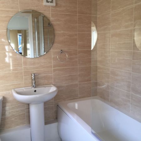 Refurbished Home Close to City & Transport - Photo 4