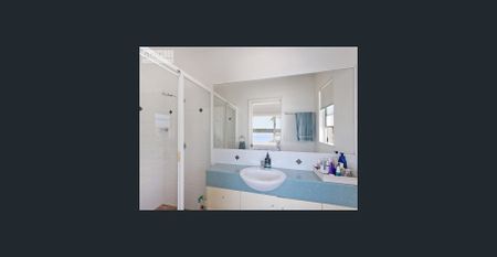 Top Floor Apartment with Amazing River Views. - Photo 5