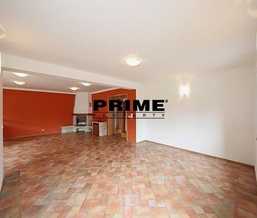 Pronájem rodinného domu 410 m², Nové domy 160, Praha - Photo 1