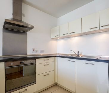 2 Bed Flat, Rice Street, M3 - Photo 1