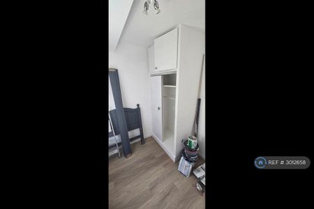 2 bedroom maisonette to rent - Photo 2