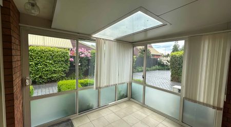 1/3 Cottesmore Close - Photo 5