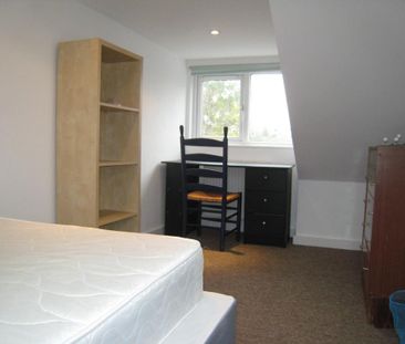 4 bedroom terraced house to rent - Photo 5