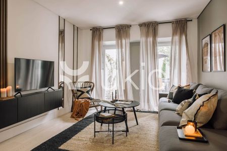 2 bedroom luxury Apartment for rent in Lisbon, Portugal - Photo 2