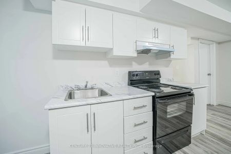 Detached Home For Lease | E9039489 - Photo 4