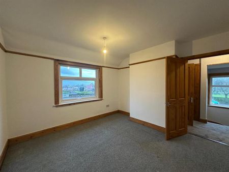 3 bedroom semi-detached bungalow to rent - Photo 4