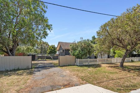 Renovated Cottage on a HUGE Block with Powered Workshop! - Photo 2