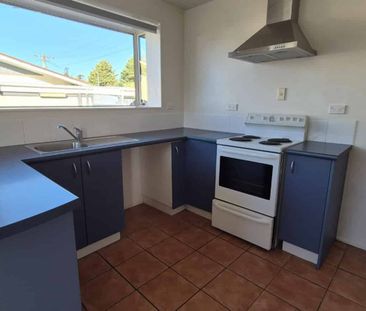 Spacious 3-Bedroom Family Home - Photo 2