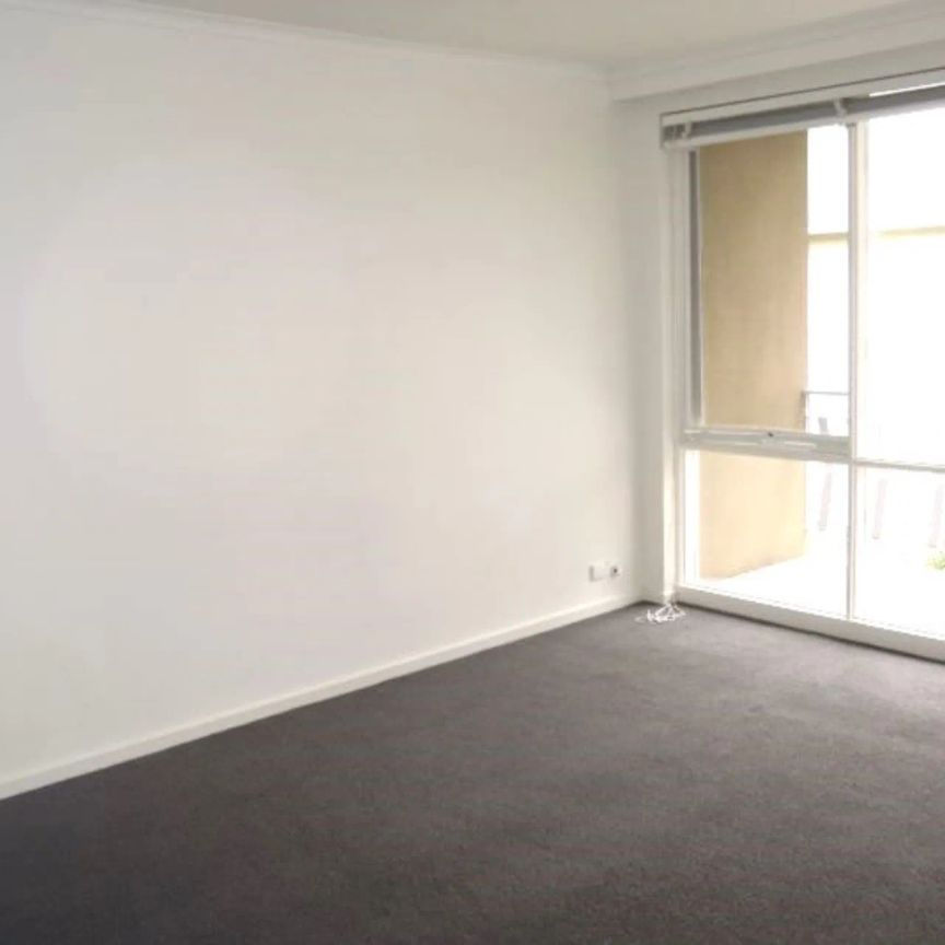 Convenient First Floor Two Bedroom Apartment - Photo 1