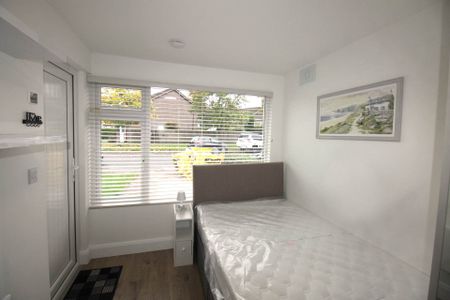 Westbury Grove, Wilton - Photo 2