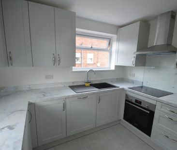 2 bedroom Maisonette to rent - Photo 4