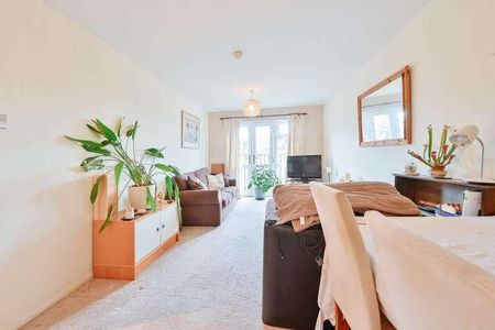 Chenies Way, Watford, Watford, WD18 - Photo 2