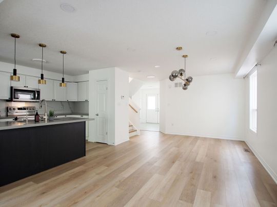 For Lease - 784 Karlsfeld Road, Waterloo, Ontario - Photo 1