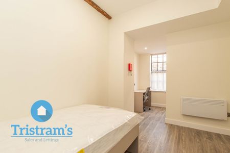 References Pending - 1 bed Apartment - Photo 2