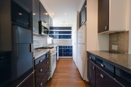 For Lease - 215-217 Carlton Street Unit# Unit 2, Toronto, Ontario - Photo 3