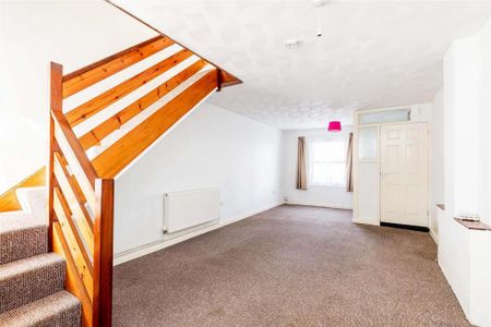 2 bedroom terraced house to rent - Photo 4