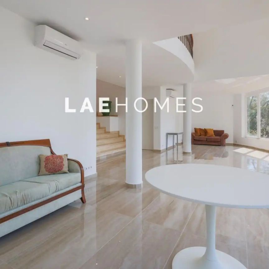 Casa o chalet de alquiler en Carrer Beethoven (c.coll), Corbera de Llobregat - Photo 1