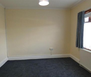 2 bedroom bungalow to rent - Photo 3