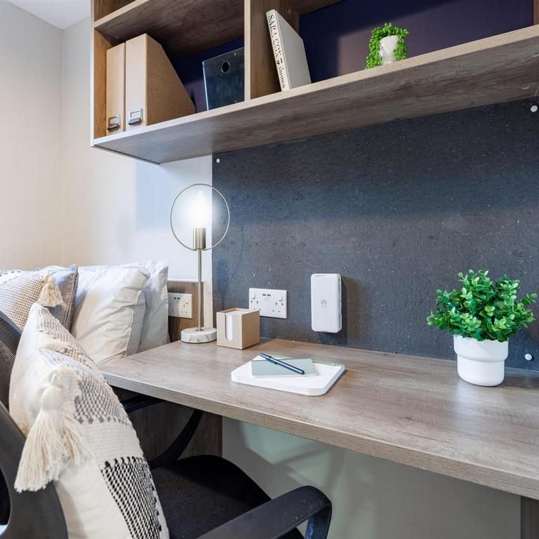 1 bedroom in a flat share to rent - Photo 1