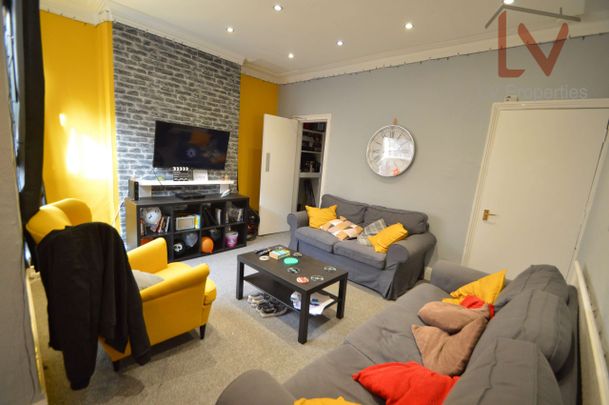 Headingley Mount - Photo 1