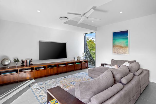 'Great George' by Graya: A Masterpiece of Design and Functionality - Beautifully Furnished Home! - Photo 1