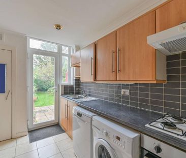 4 bedroom house to rent - Photo 3