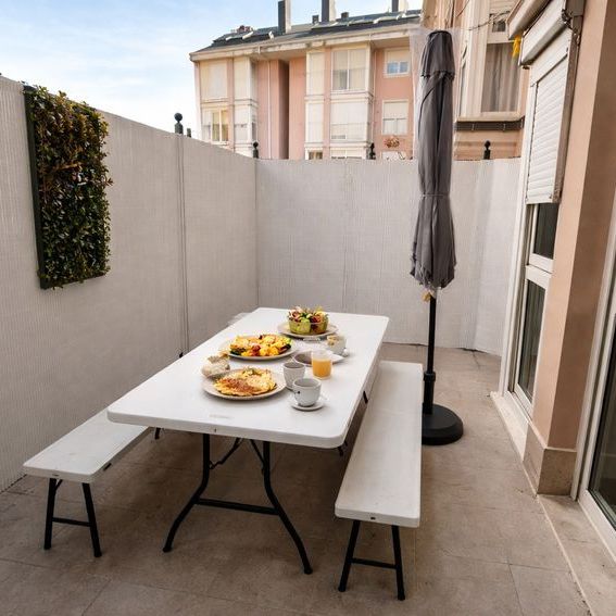 Alquiler de piso en Calle Lavapiés - Foto 1