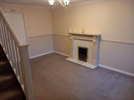 Poplar Grove, Lundwood, Barnsley, S71 - Photo 2