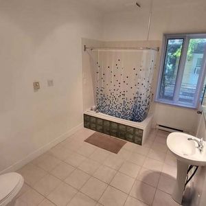 A Quelques Minutes à Pied Cégep Garneau - Photo 3