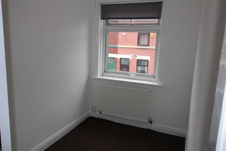 3 Bedroom Terraced House for Rent - Photo 4