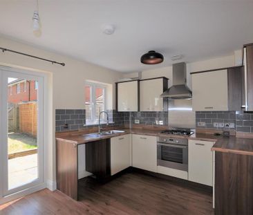 2 bedroom terraced house to rent - Photo 4