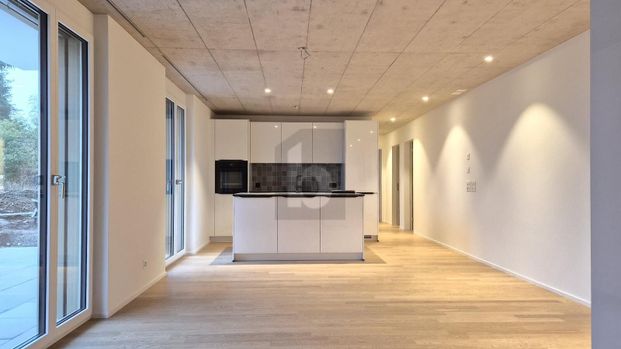 MODERN, LIGHT-FLOODED AND URBAN-CLOSE - Photo 1