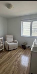 Très beau logement à louer pour 1 juillet 2026 (3 chambres), à proximité du bassin (fort) de Chambly - Photo 4