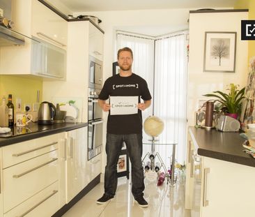 Inviting room in 3-bedroom apartment in Killester, Dublin - Photo 5