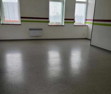 Location Appartement 2 pièces 58m² HAUSSY 59294 - Photo 4