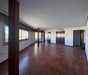 4 room luxury Apartment for rent in Valencia - Photo 2