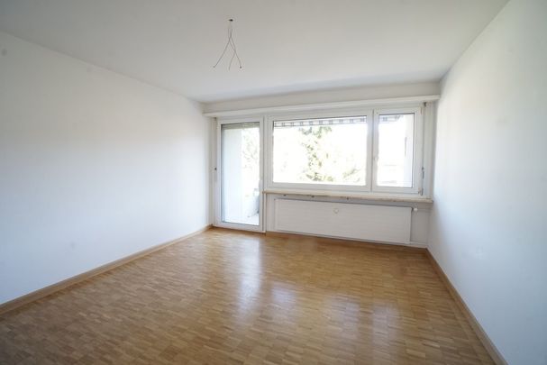 Moderne 3-Zimmerwohnung an familienfreundlicher Lage in Aesch - Photo 1