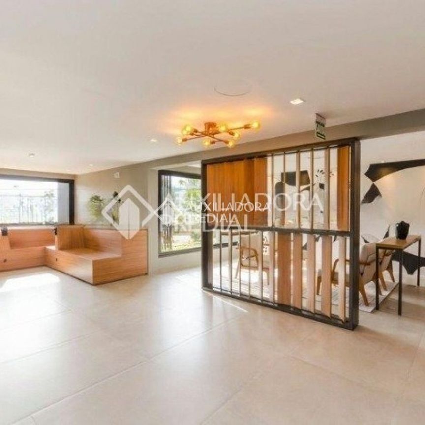Apartamento com 2 quartos e 79m² para alugar em Jardim Europa, Porto Alegre. - Photo 1