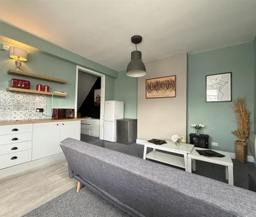 5 bedroom property to rent - Photo 2