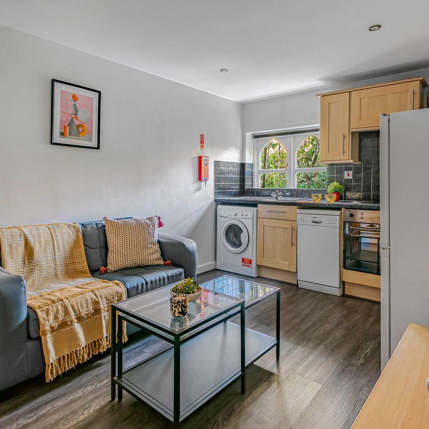 40 HYDE TERRACE Leeds - LS2 9LN - Photo 1