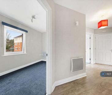 2 bedroom flat to rent - Photo 2