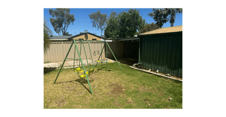 3 Bedroom and 1 Bathroom House for Rent in Elizabeth Downs - Photo 3